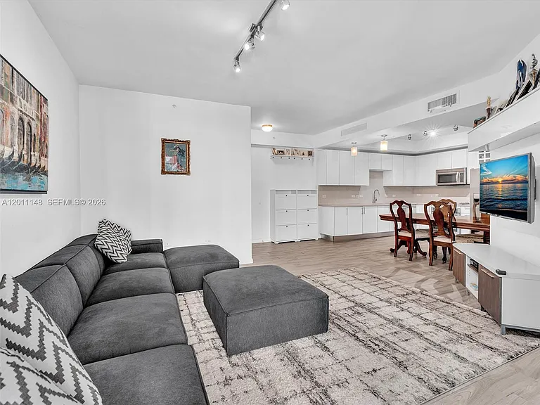 999 SW 1st Ave #1201 — Photo 8