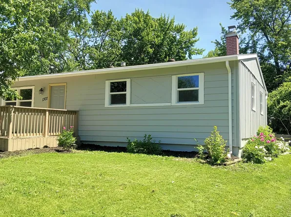 1307 Glenwood Rd, Bloomington, IL 61704