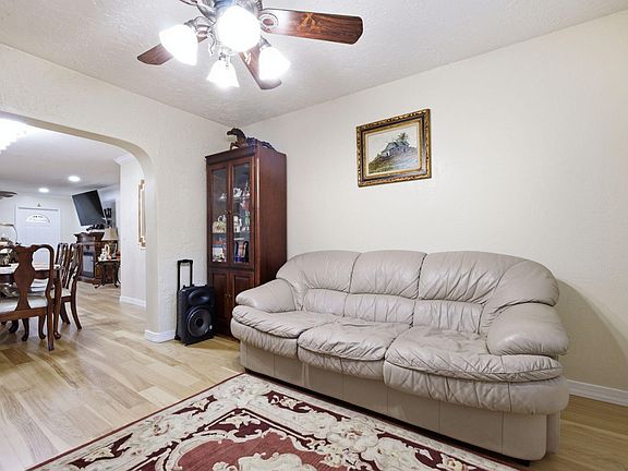 4th image of 10705 Emperor Street