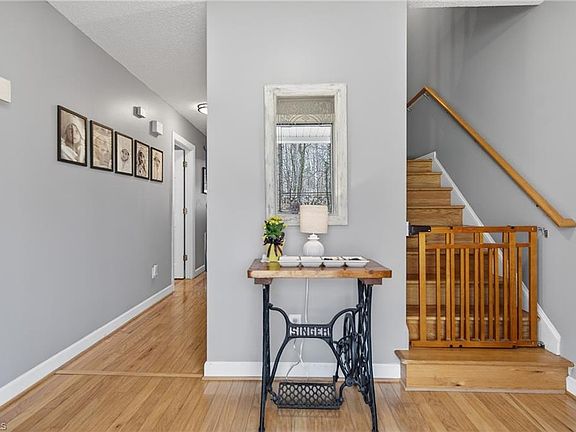 3rd image of 4913 Golden Oaks Dr