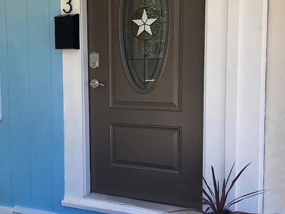 2nd image of 803 W Hollywood Ave
