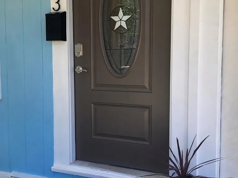 803 W Hollywood Ave — Photo 2