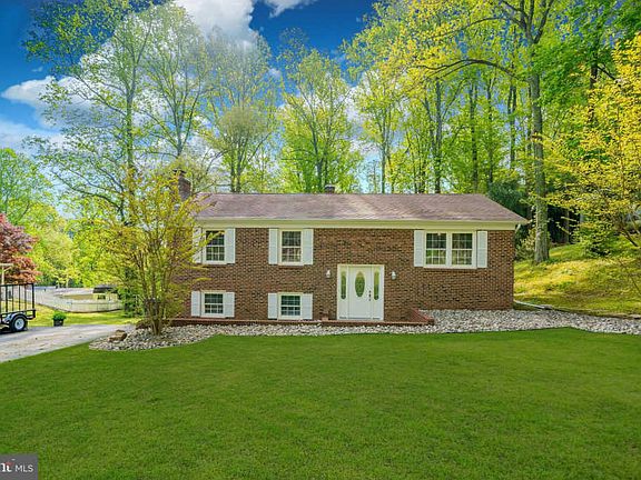 2nd image of 29940 Cross Woods Dr