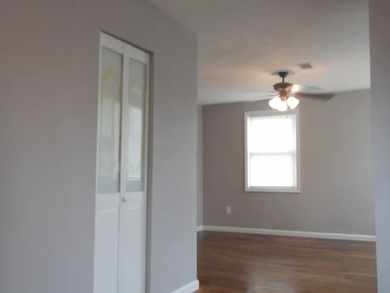 924 13th Ave — Photo 3
