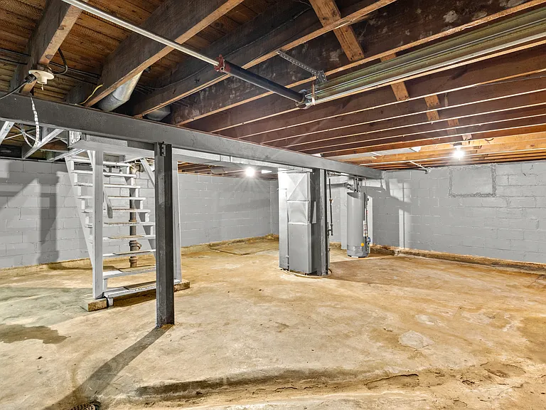 315 Averill Ave — Photo 15