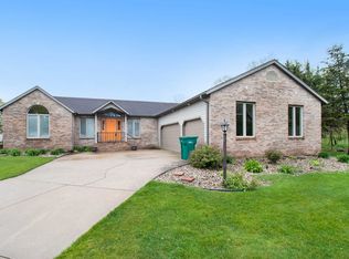 57370 Nature Trl, South Bend, IN 46619