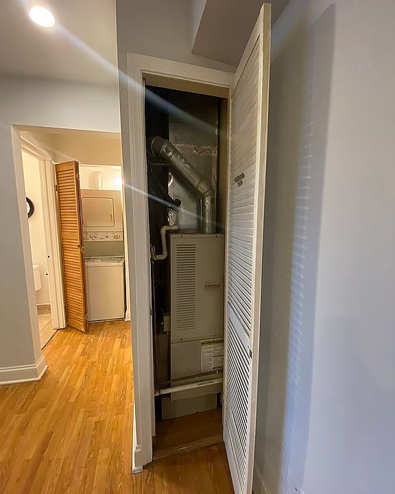 1st image of 6420 N Hamilton Ave APT 1C