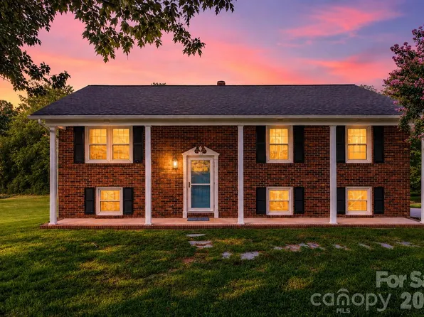 2910 Old Highway 60 Hwy, Ronda, NC 28670