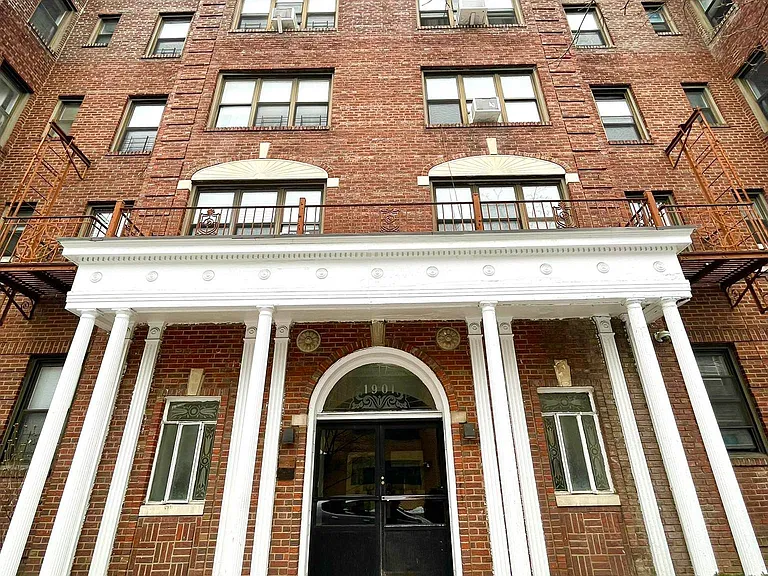 1901 Avenue N #5E — Photo 12