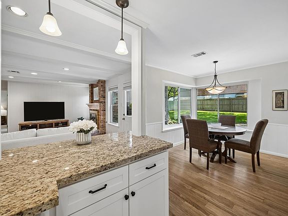 5th image of 851 Glenchester Dr
