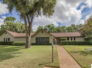 408 Cherokee Ln, Victoria, TX 77901