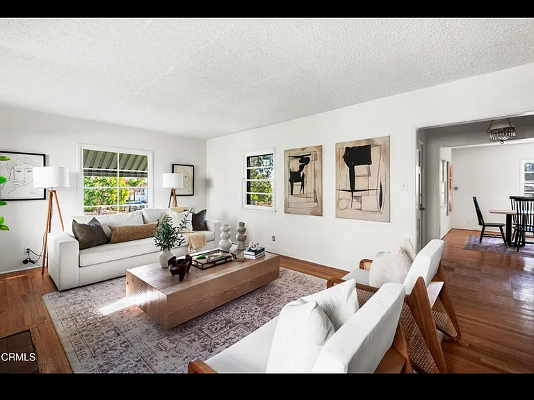 1563 Valencia Ave — Photo 13