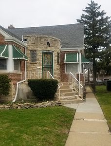 (Undisclosed Address), Chicago, IL, 60628