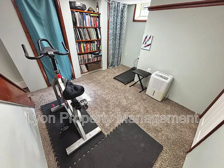 140 Long View Dr — Photo 17