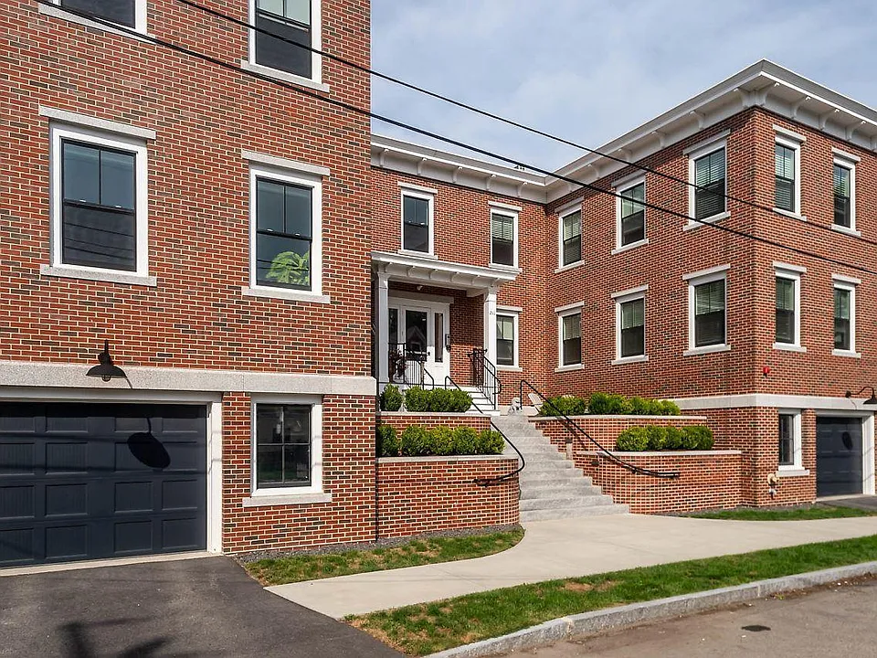 211 Union St #301