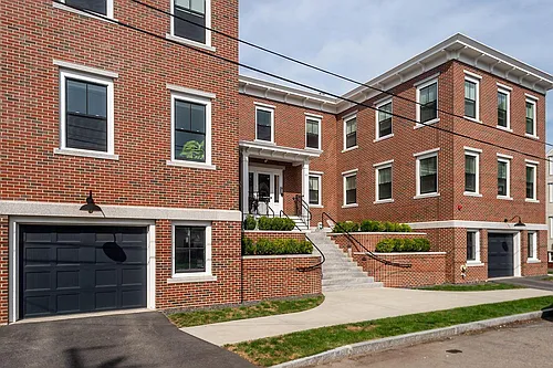 211 Union St #301 Photo 1