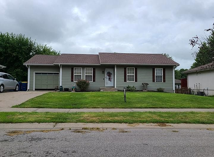 2nd image of 1402 Susan St