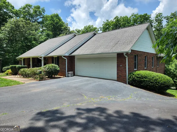 281 Hardwood Dr, Mount Airy, GA 30563