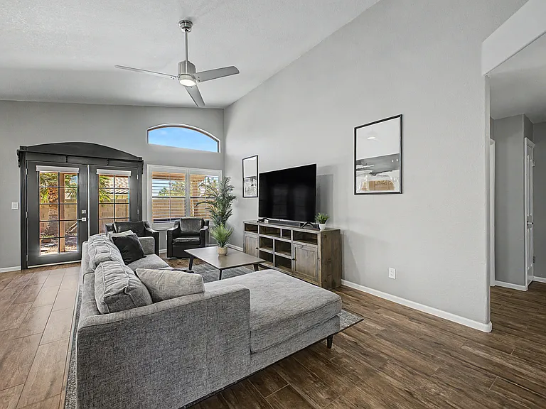 7243 W Morrow Dr — Photo 4