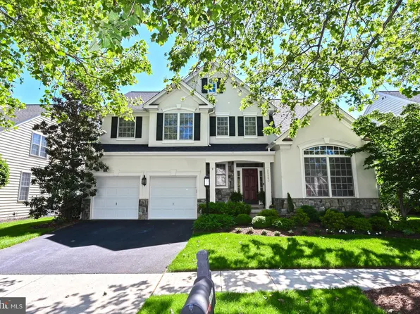 26000 Springdale Dr, Chantilly, VA 20152