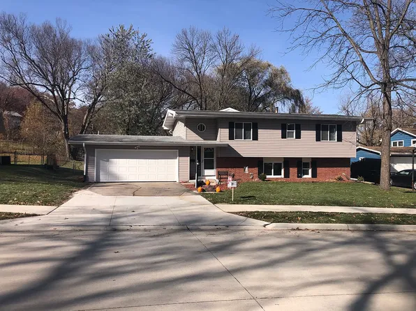 3729 Northwood Dr NE, Cedar Rapids, IA 52402