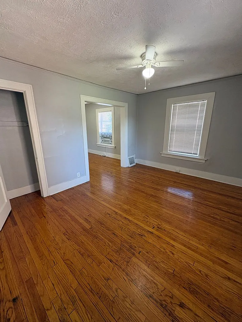 Daisy Terrace Apartments (1110 S. 30th Ave.) — Photo 3