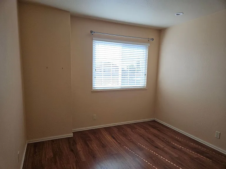 3076 Valleywood Ct — Photo 22