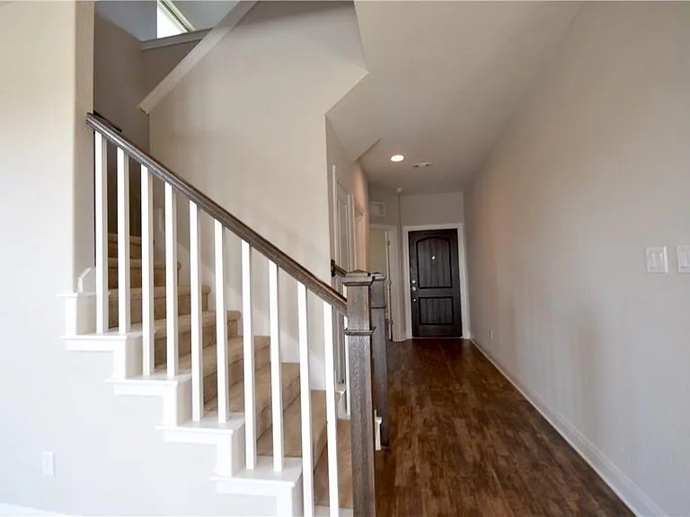 15911 Cessida St — Photo 4