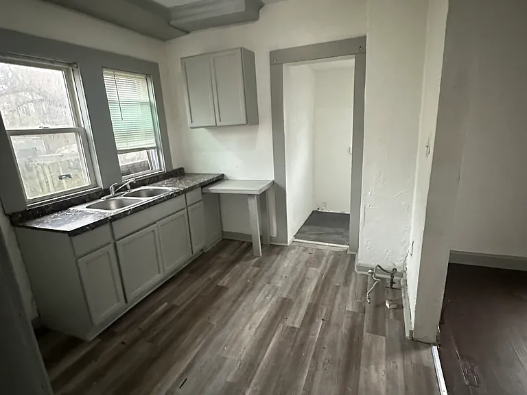9808 Columbia Ave — Photo 12