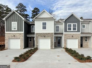 520 Crown Dr, Emerson, GA 30137