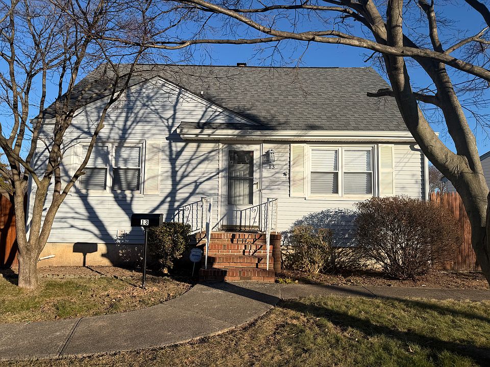 1st image of 13 Putnam Ave #1