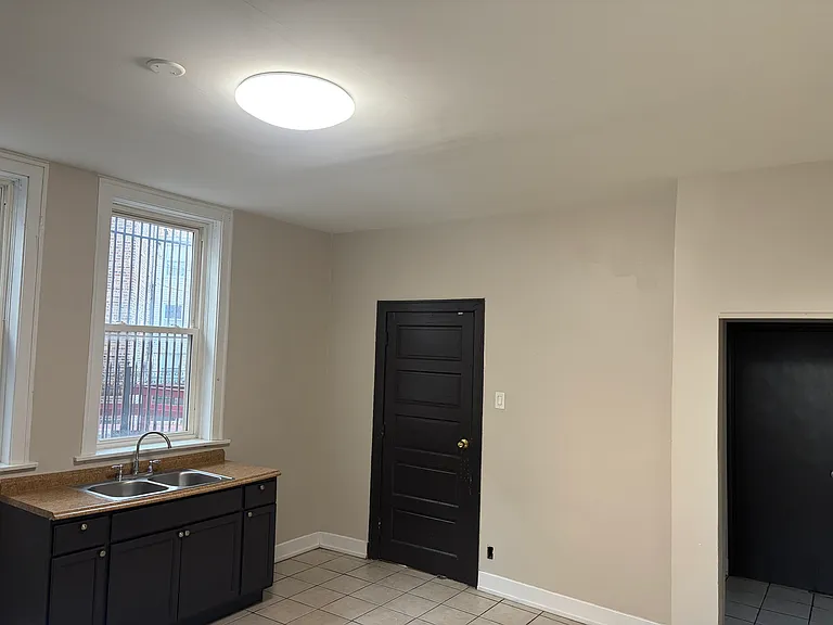 4138 S Archer Ave #214 — Photo 3