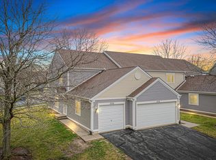 2710 Preston Ct, Aurora, IL 60502