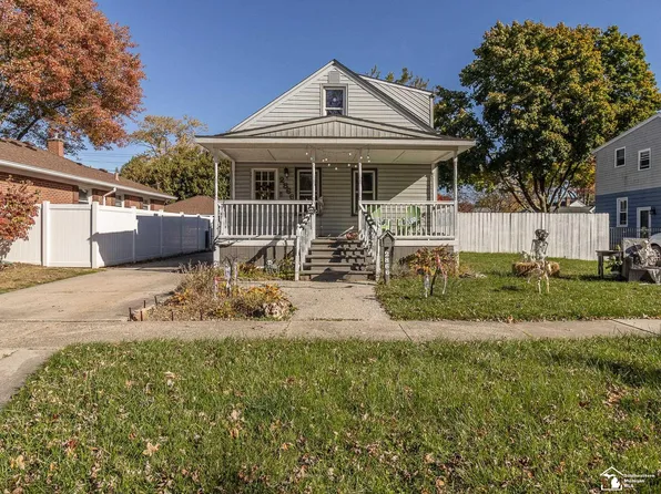 2866 Royal Ave, Berkley, MI 48072