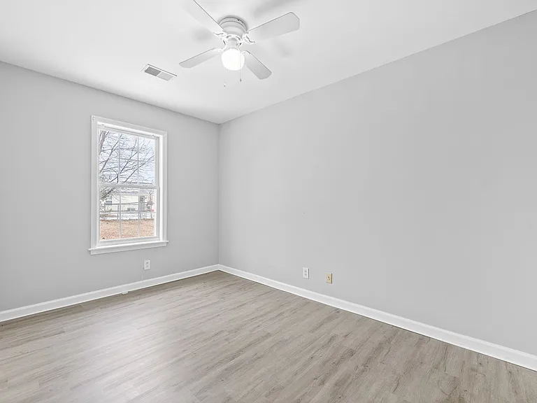 1042 Shadow Ridge Ave — Photo 23