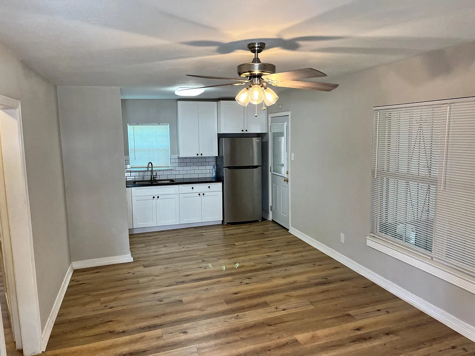 1 bed, 650 sqft, $1,150 — Photo 4