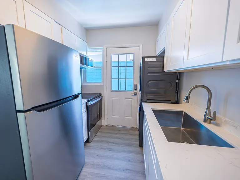 1008 S 3rd St #2 — Photo 2
