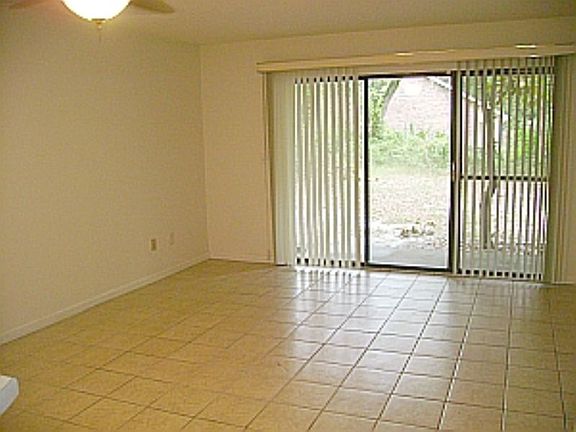 3rd image of 6057 E Highway 98
