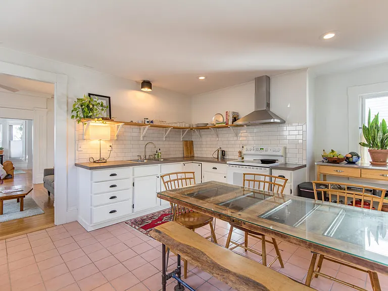 21 Hanover St #1 — Photo 33