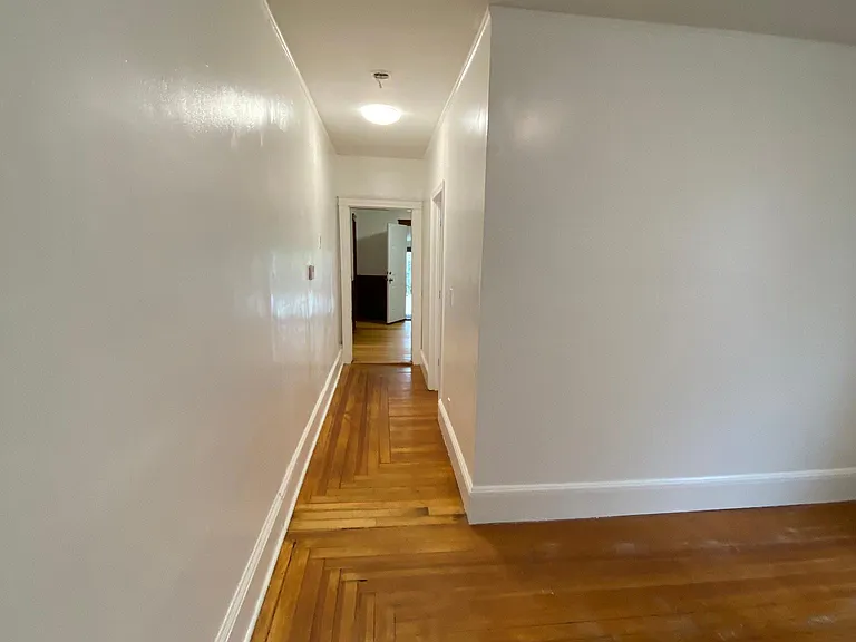 61 Pembroke Ave #1 — Photo 9