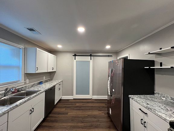 5th image of 329 Beltline Rd