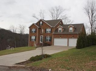 205 Pembroke Sq, Charleston, WV 25314