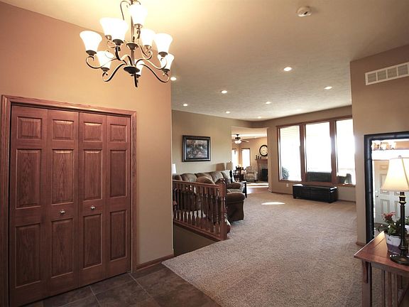 5th image of 5939 Chatsworth Ln