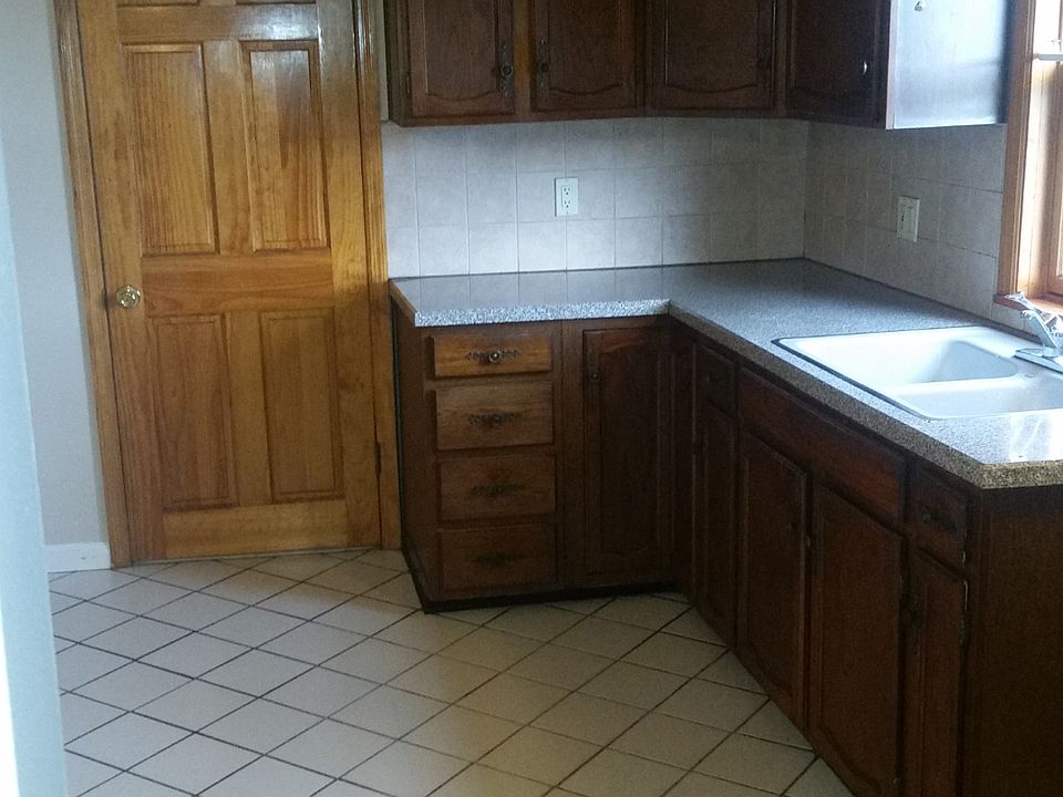 2nd image of 950 Lincoln St #L-15