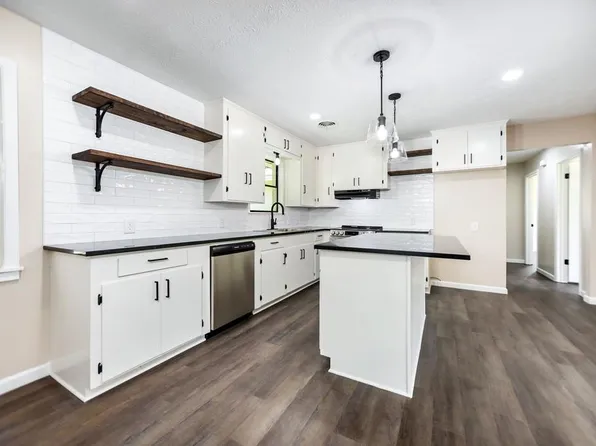 619 Shadywood Dr, Lufkin, TX 75901