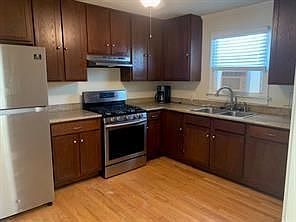 4th image of 1017 Hancock St #B