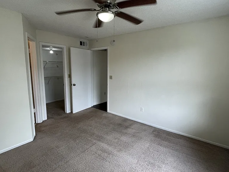 1972 Lake Atriums Cir #181 — Photo 7