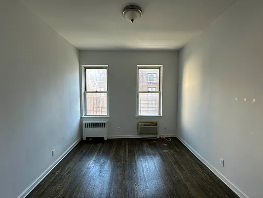 Rented by Eric Goodman Realty Corp | media 11