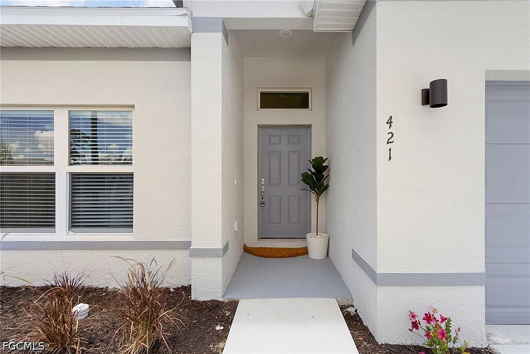 4 bed, 2.0 bath, 1695 sqft, $2,295 — Photo 2