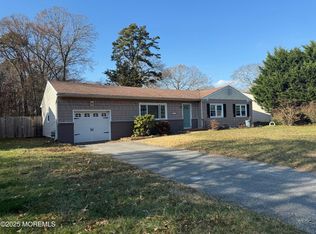 324 Shady Brook Ln, Forked River, NJ 08731
